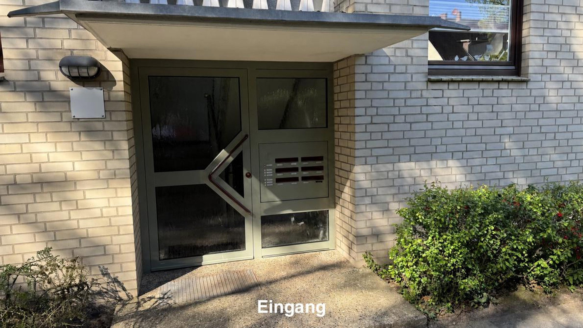 Foto 3 von 12 — 3-Zimmer-Wohnung im Staffelgeschoss mit zwei grossen Dachterrassen – provisionsfrei