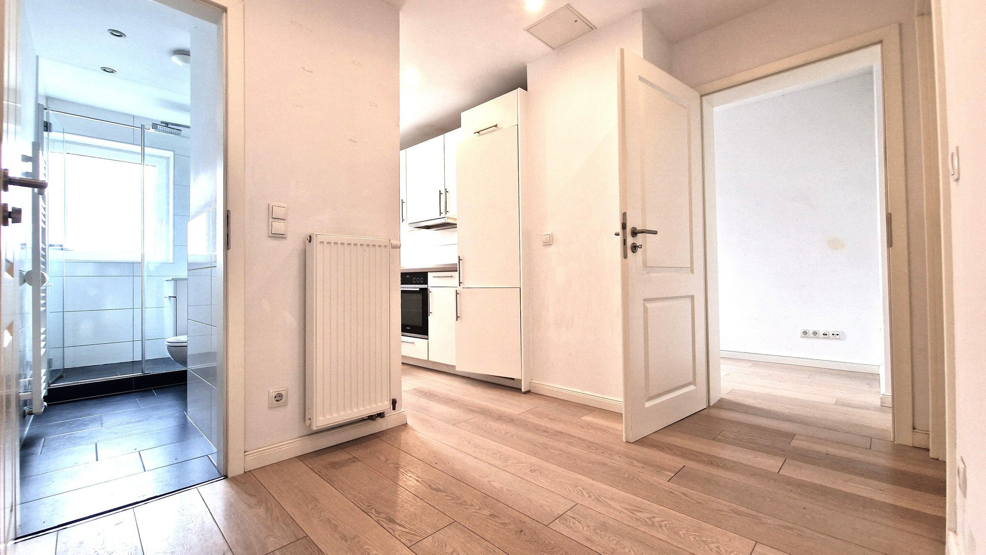 Foto 1 von 9 — Top modernisierte ETW in HH-Eimsbüttel