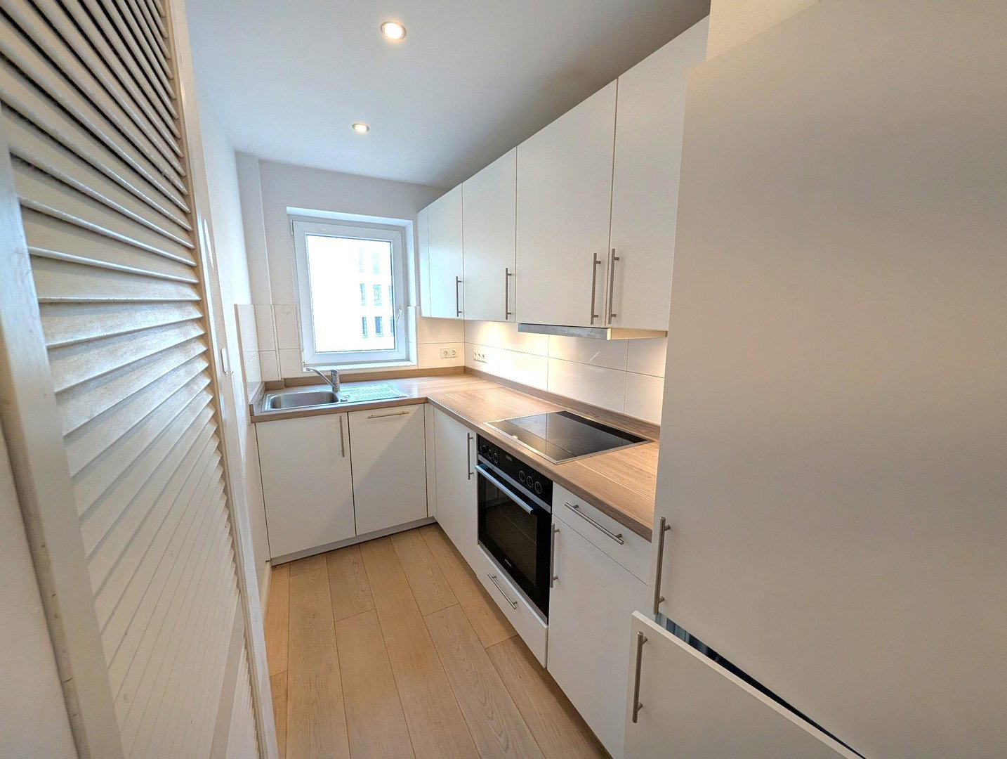 Foto 2 von 9 — Top modernisierte ETW in HH-Eimsbüttel