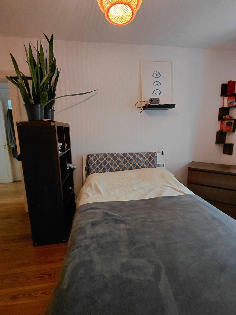 Foto 11 von 12 — Provisionsfrei für Käufer! Charmante und ruhige 2-Zimmer-Wohnung im Herzen von Winterhude, vermietet