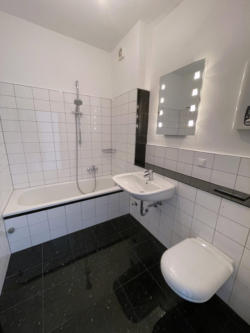 Foto 6 von 9 — 3-ZIMMER-WOHNUNG IN TOP ZUSTAND MIT SÜD-DACHTERRASSE // PROVISIONSFREI!