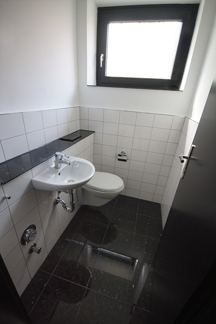 Foto 8 von 9 — 3-ZIMMER-WOHNUNG IN TOP ZUSTAND MIT SÜD-DACHTERRASSE // PROVISIONSFREI!