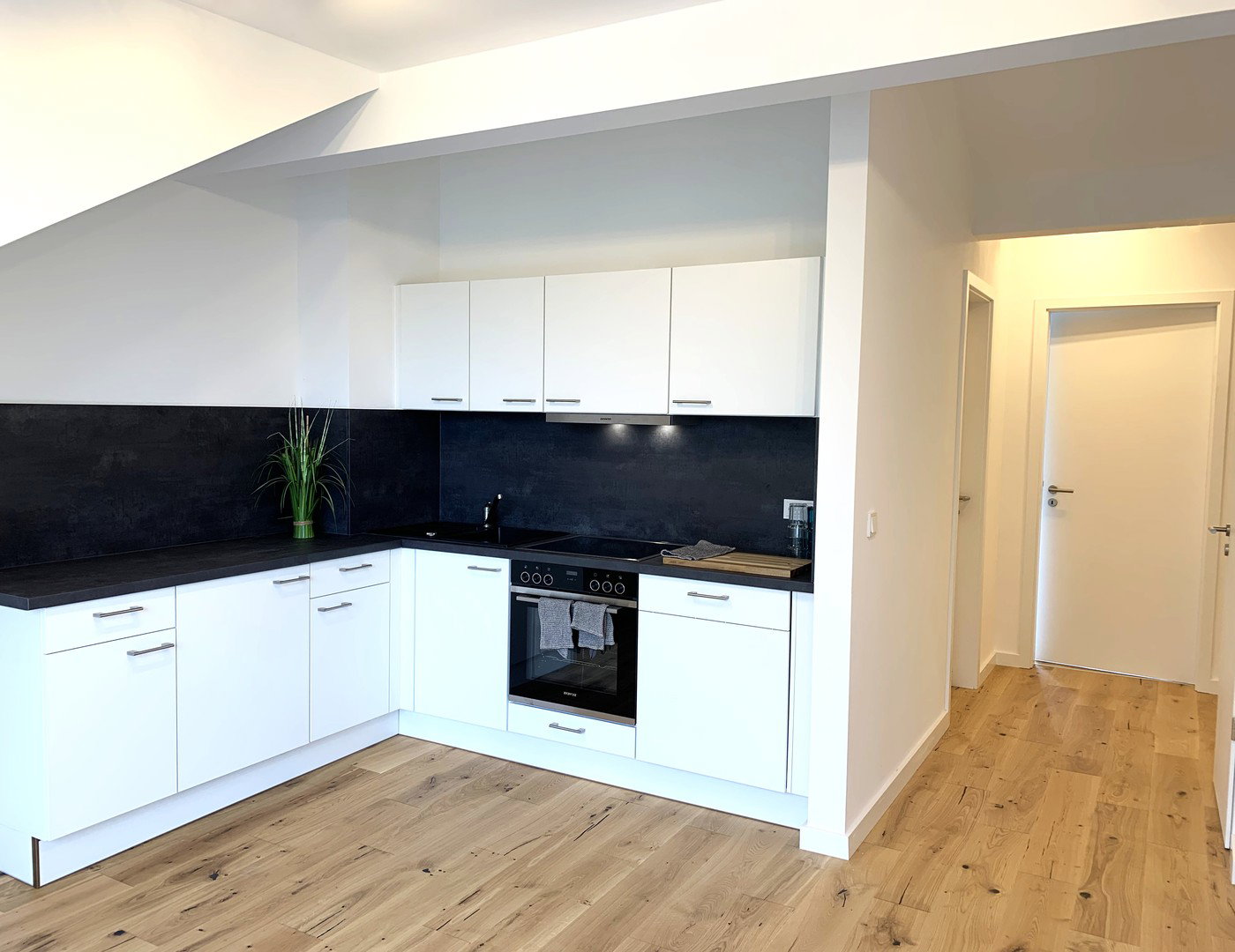 Foto 3 von 10 — Moderne 1,5-Zimmer-Wohnung mit Südwest-Balkon in Hamburg-Marienthal