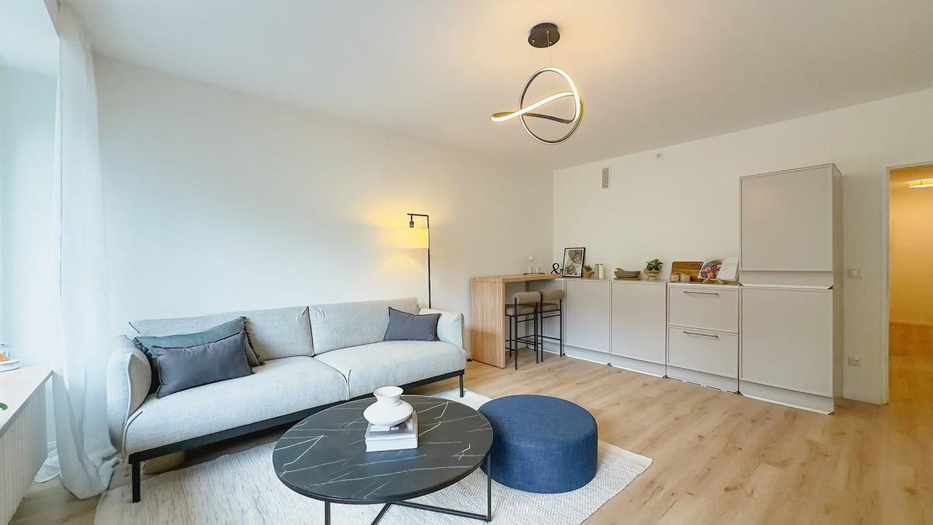 Foto 2 von 5 — 2-Zimmer-Wohnung mit Balkon in Lokstedt – frisch renoviert, provisionsfrei vom Eigentümer