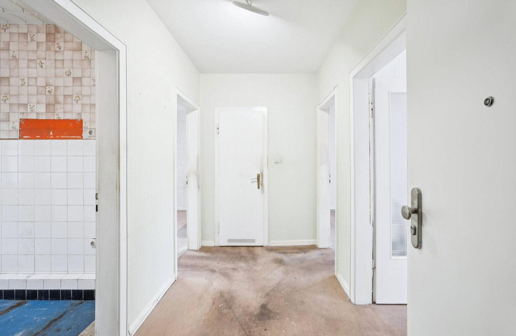Foto 2 von 9 — Helle 3-Zimmer-Wohnung mit viel Potential