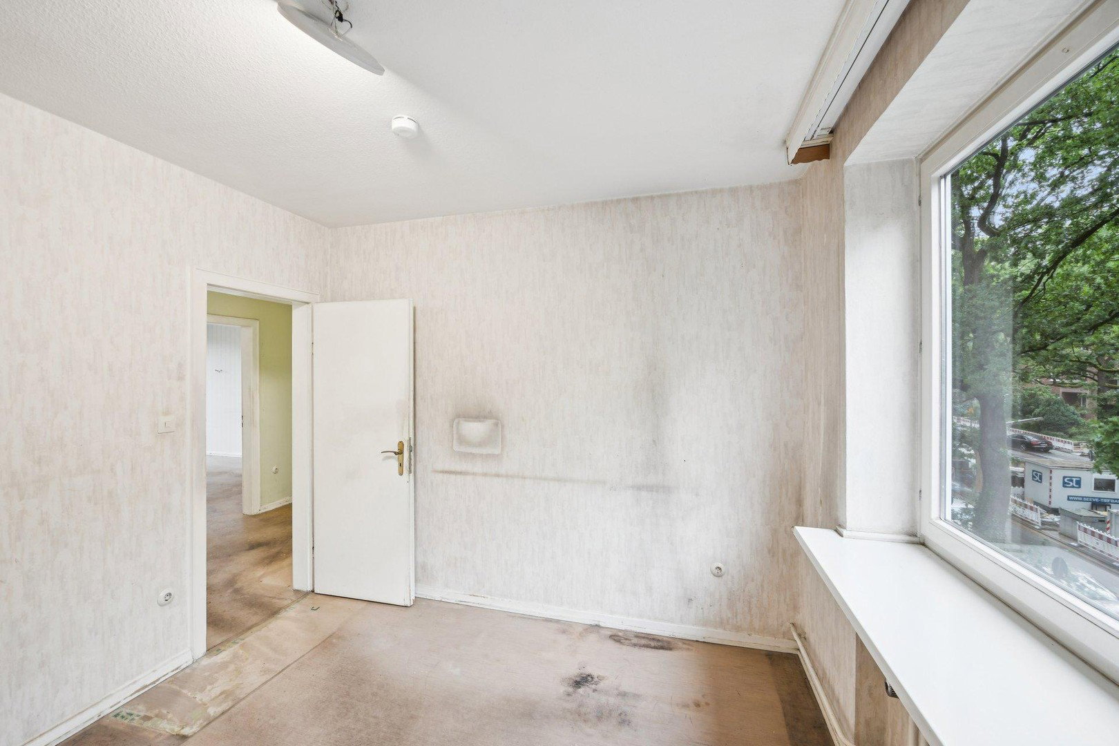 Foto 3 von 9 — Helle 3-Zimmer-Wohnung mit viel Potential