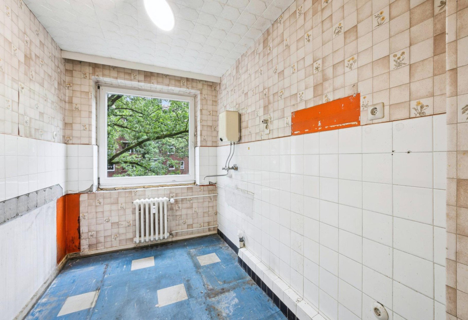 Foto 8 von 9 — Helle 3-Zimmer-Wohnung mit viel Potential