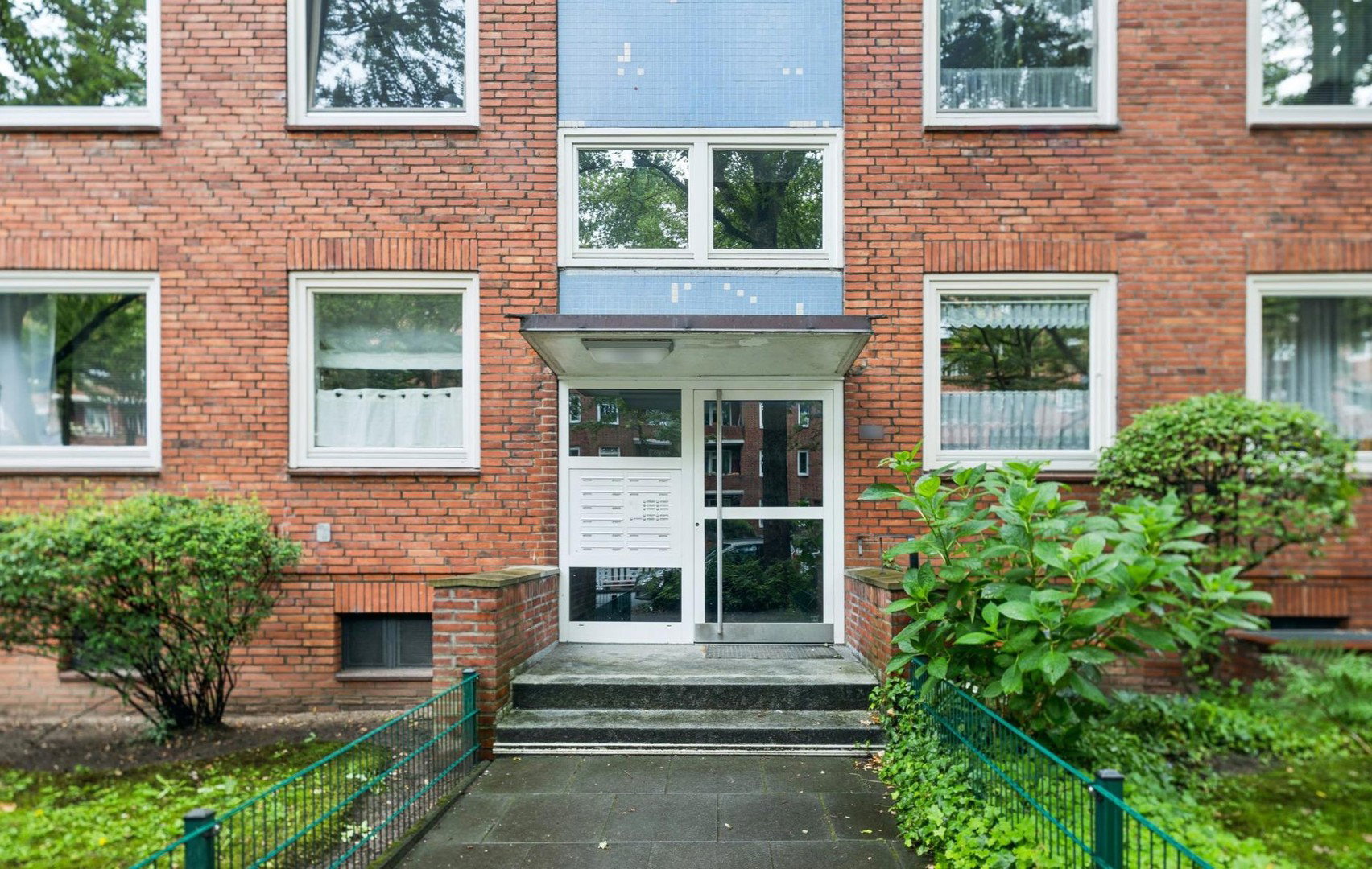 Foto 1 von 9 — Helle 3-Zimmer-Wohnung mit viel Potential