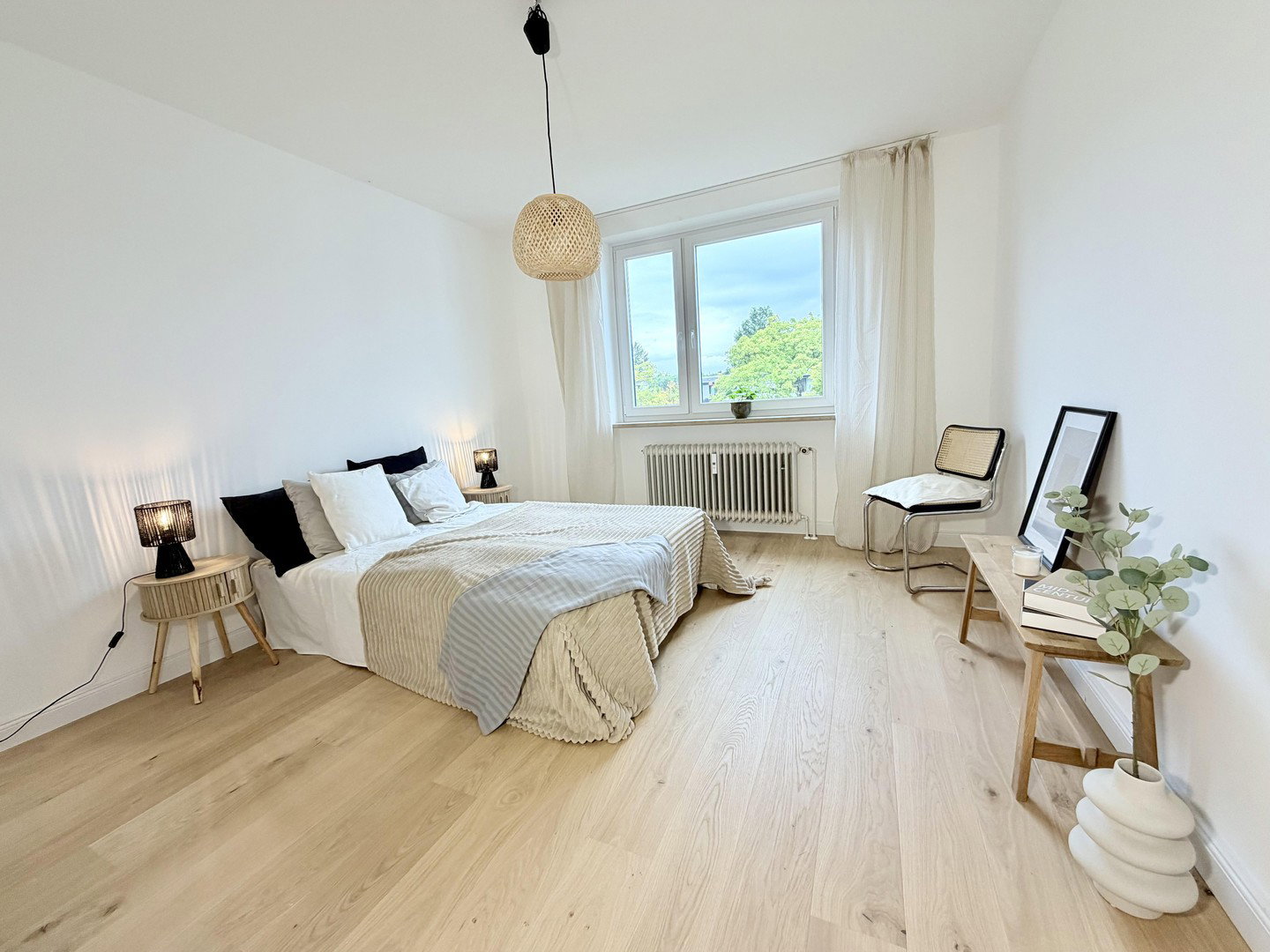 Foto 6 von 12 — Frisch renovierte und freie 3-Zimmerwohnung mit Südbalkon