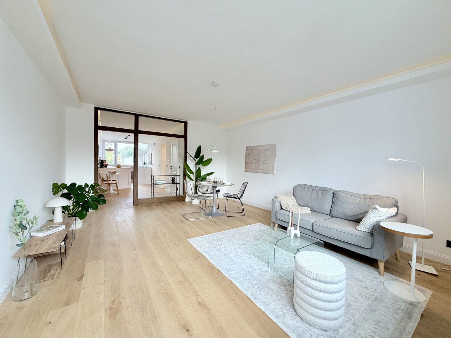 Foto 1 von 12 — Frisch renovierte und freie 3-Zimmerwohnung mit Südbalkon