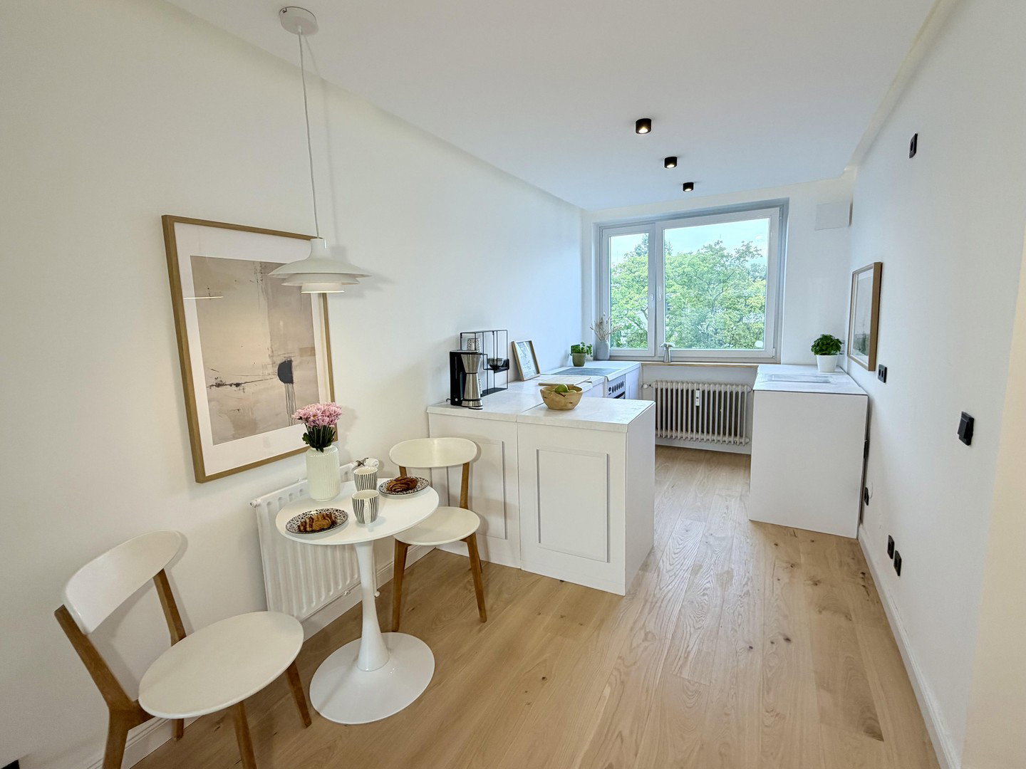 Foto 4 von 12 — Frisch renovierte und freie 3-Zimmerwohnung mit Südbalkon