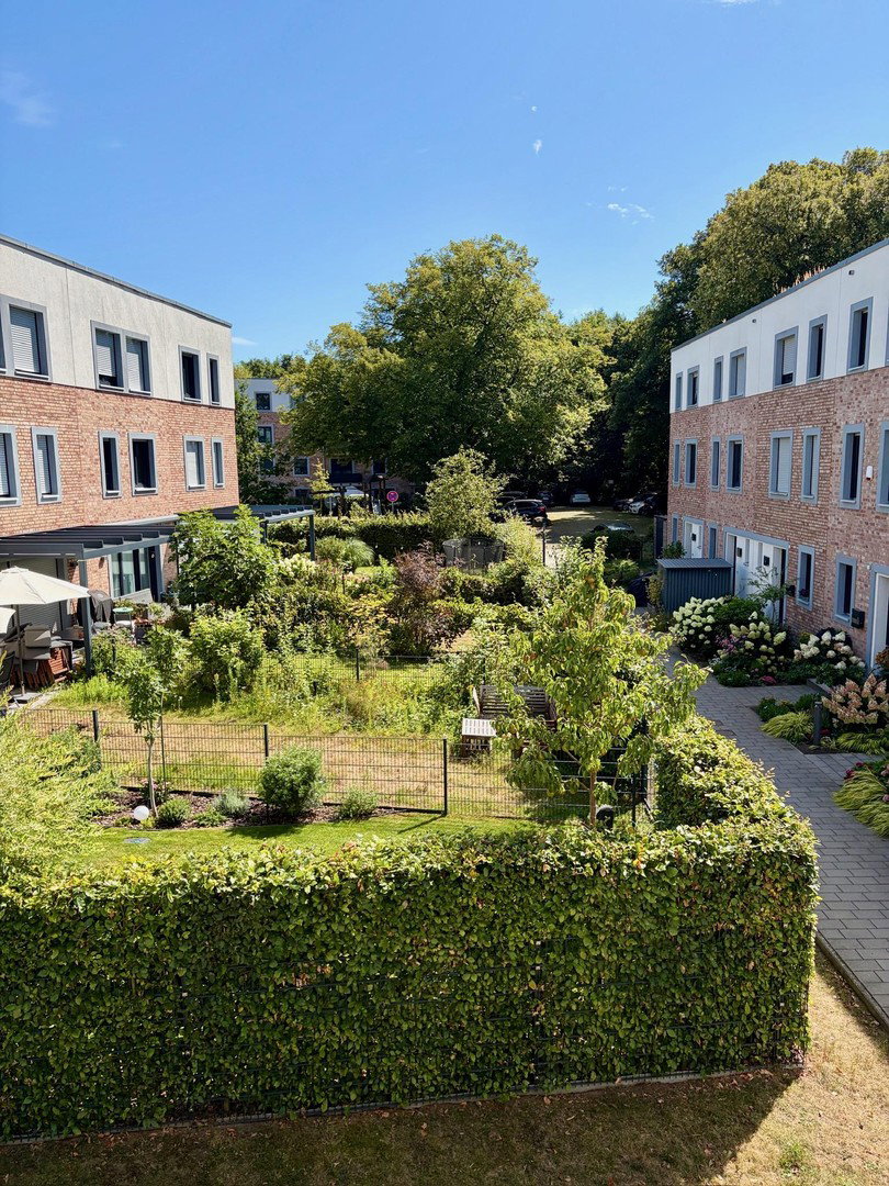 Foto 10 von 12 — Courtagefrei: Moderne 4-Zimmer-Wohnung mit Westbalkon und Tiefgaragenstellplatz mit Lademöglichkeit