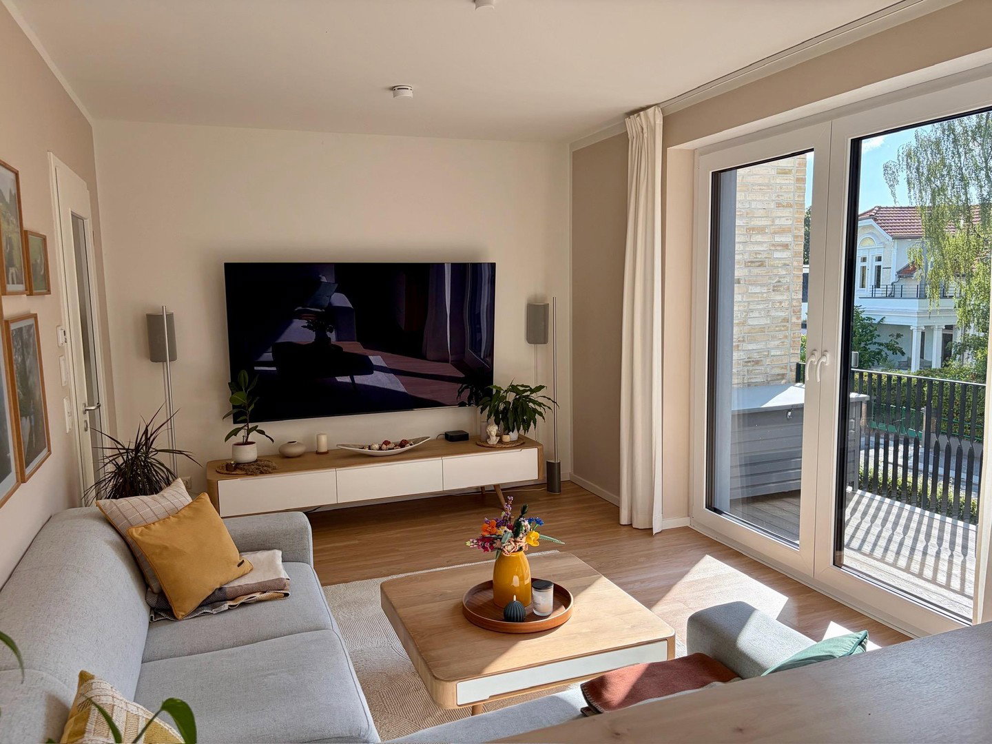 Foto 6 von 12 — Courtagefrei: Moderne 4-Zimmer-Wohnung mit Westbalkon und Tiefgaragenstellplatz mit Lademöglichkeit