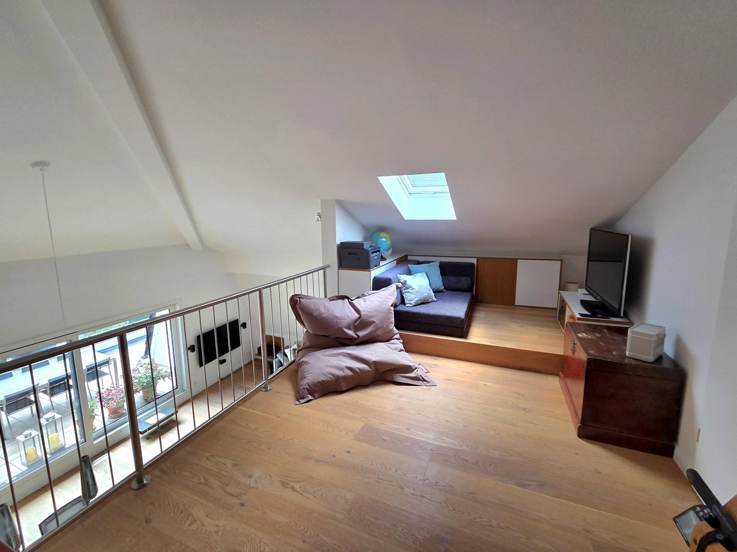 Foto 6 von 12 — Courtagefrei: Helle und zentral gelegene DG-Maisonette-Wohnung mit Galerie und Sonnenterrasse