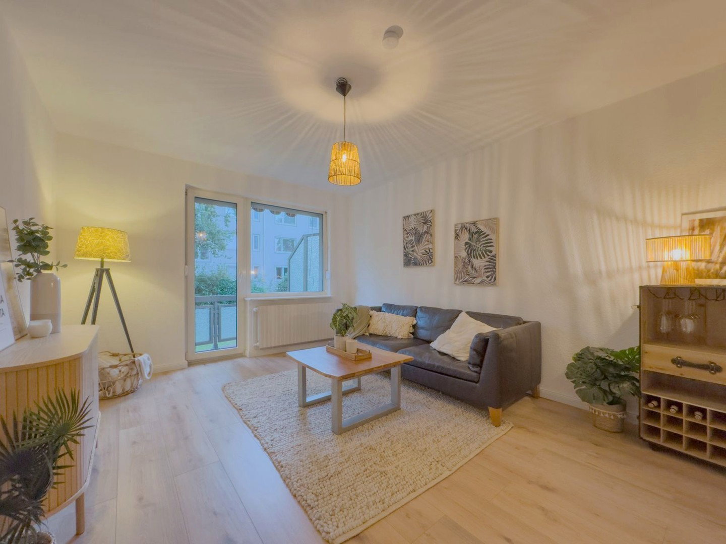Foto 1 von 12 — Erstbezug nach Sanierung: Moderne 3-Zimmer-Wohnung mit Loggia