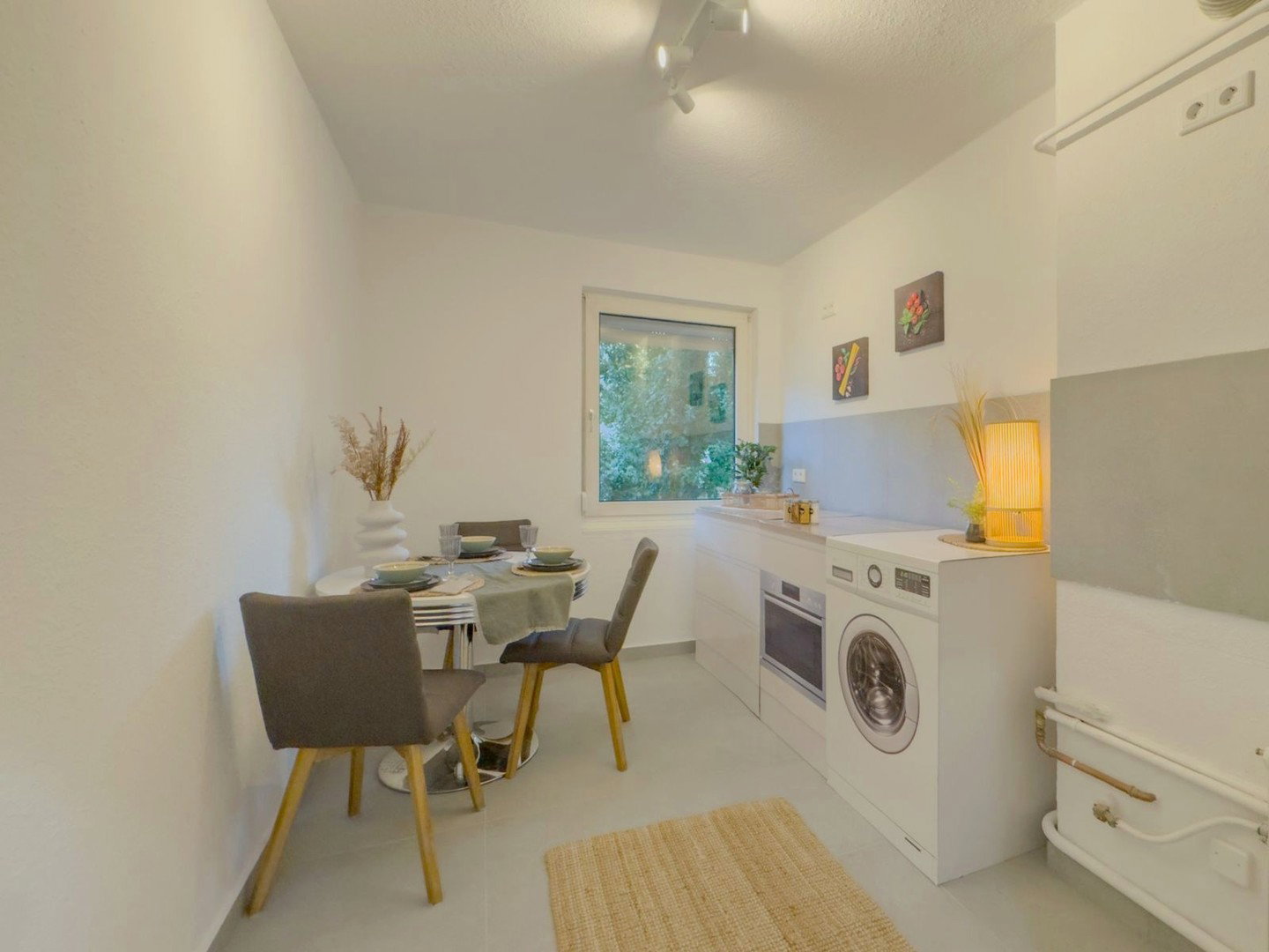 Foto 10 von 12 — Erstbezug nach Sanierung: Moderne 3-Zimmer-Wohnung mit Loggia