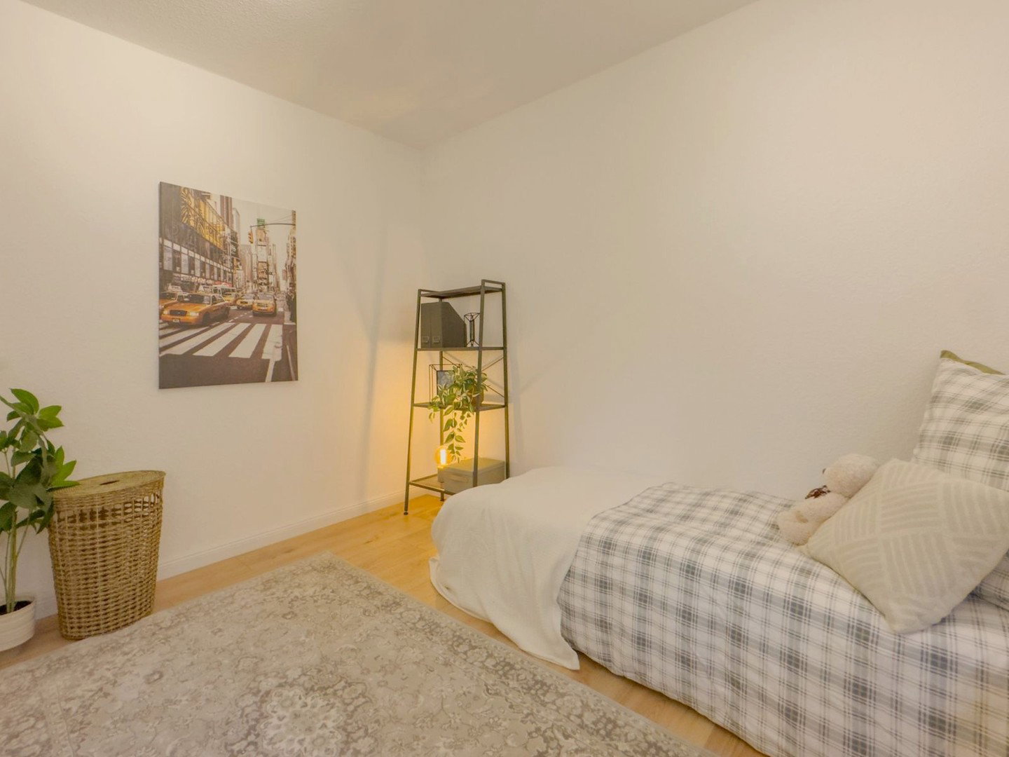 Foto 7 von 12 — Erstbezug nach Sanierung: Moderne 3-Zimmer-Wohnung mit Loggia