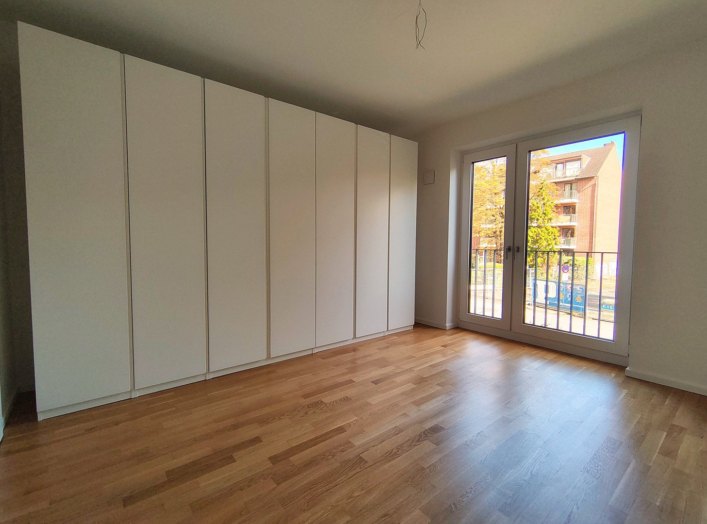 Foto 7 von 12 — Modern & sofort bezugsfrei: 3-Zi.-Wohnung mit 2 Bädern & Loggia – provisionsfrei