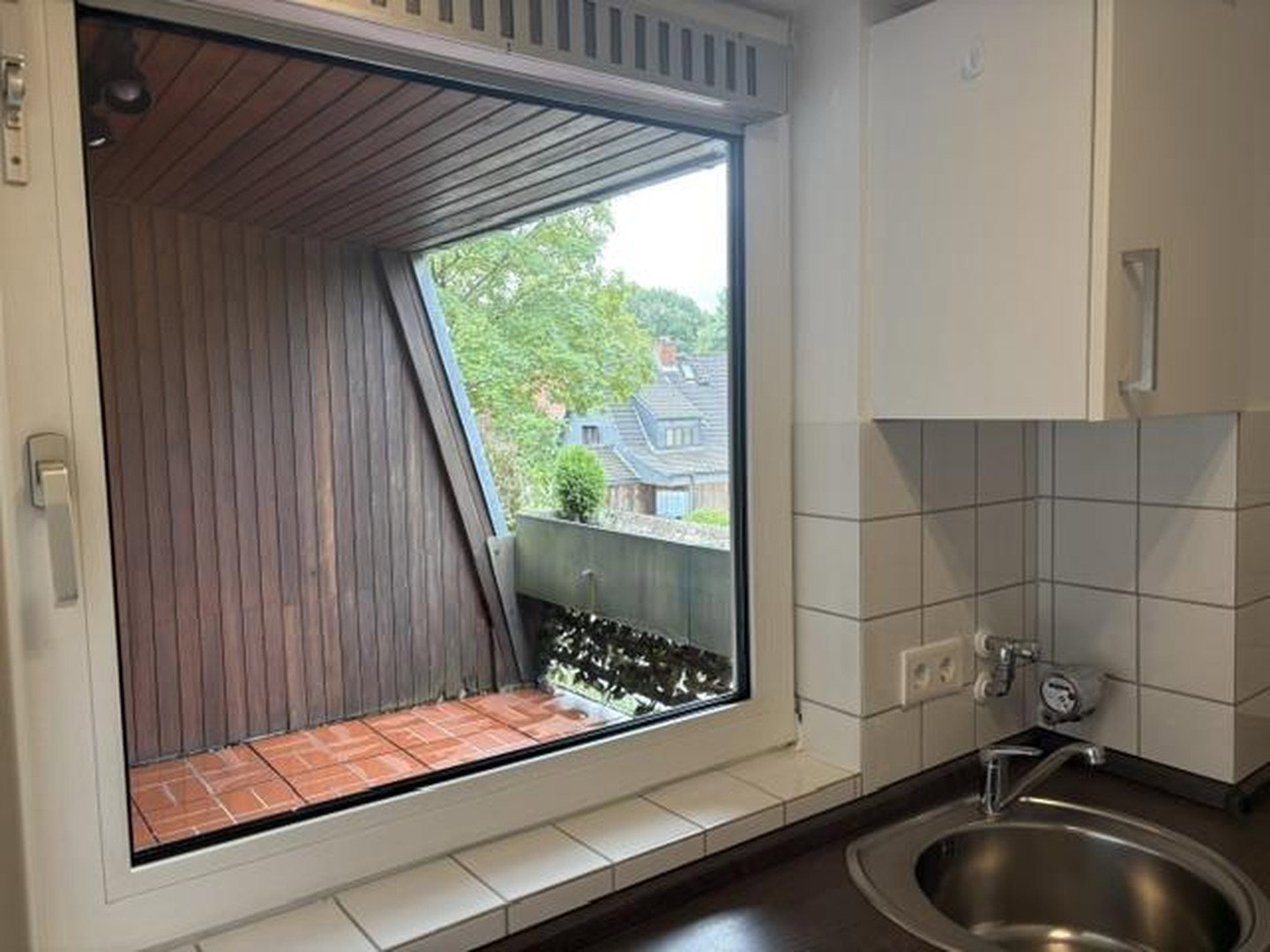 Foto 6 von 12 — 2-Zimmer-Wohnung in Hamburg Bergstedt mit großer Südwest-Loggia und Blick ins Grüne, 2.OG (Endetage)
