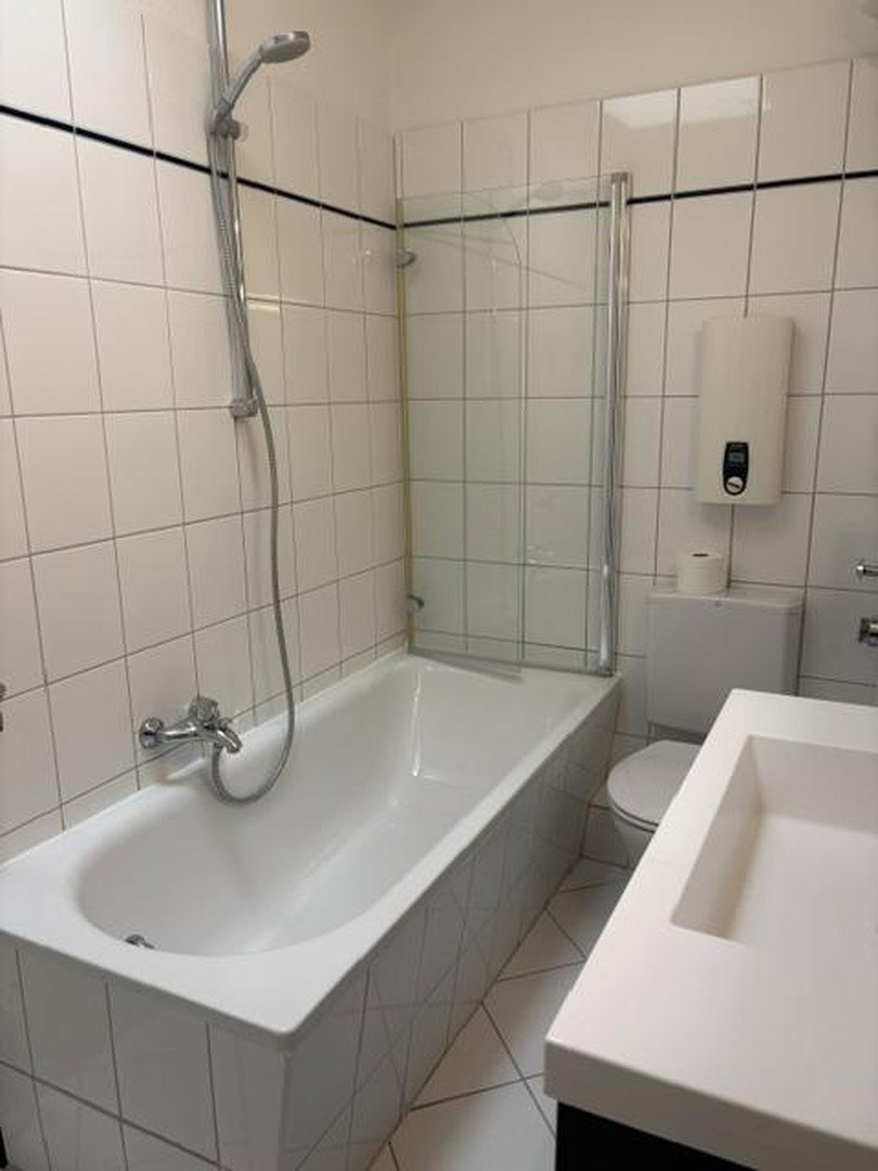 Foto 8 von 12 — 2-Zimmer-Wohnung in Hamburg Bergstedt mit großer Südwest-Loggia und Blick ins Grüne, 2.OG (Endetage)