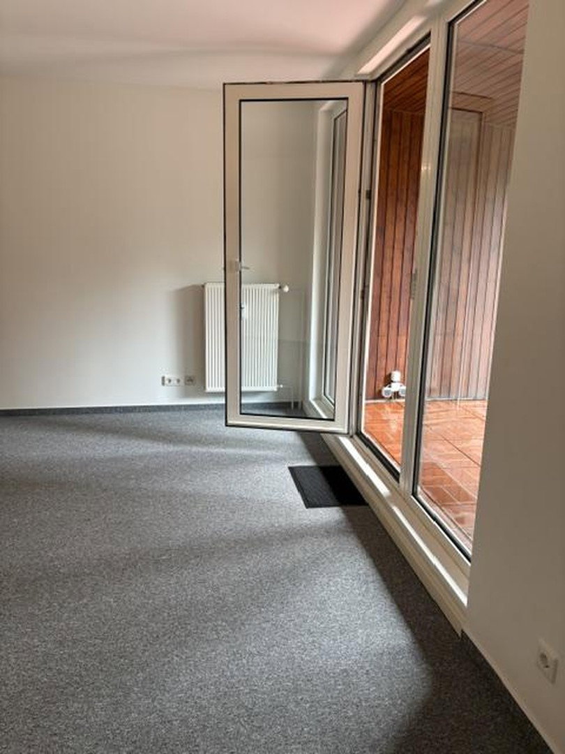 Foto 11 von 12 — 2-Zimmer-Wohnung in Hamburg Bergstedt mit großer Südwest-Loggia und Blick ins Grüne, 2.OG (Endetage)
