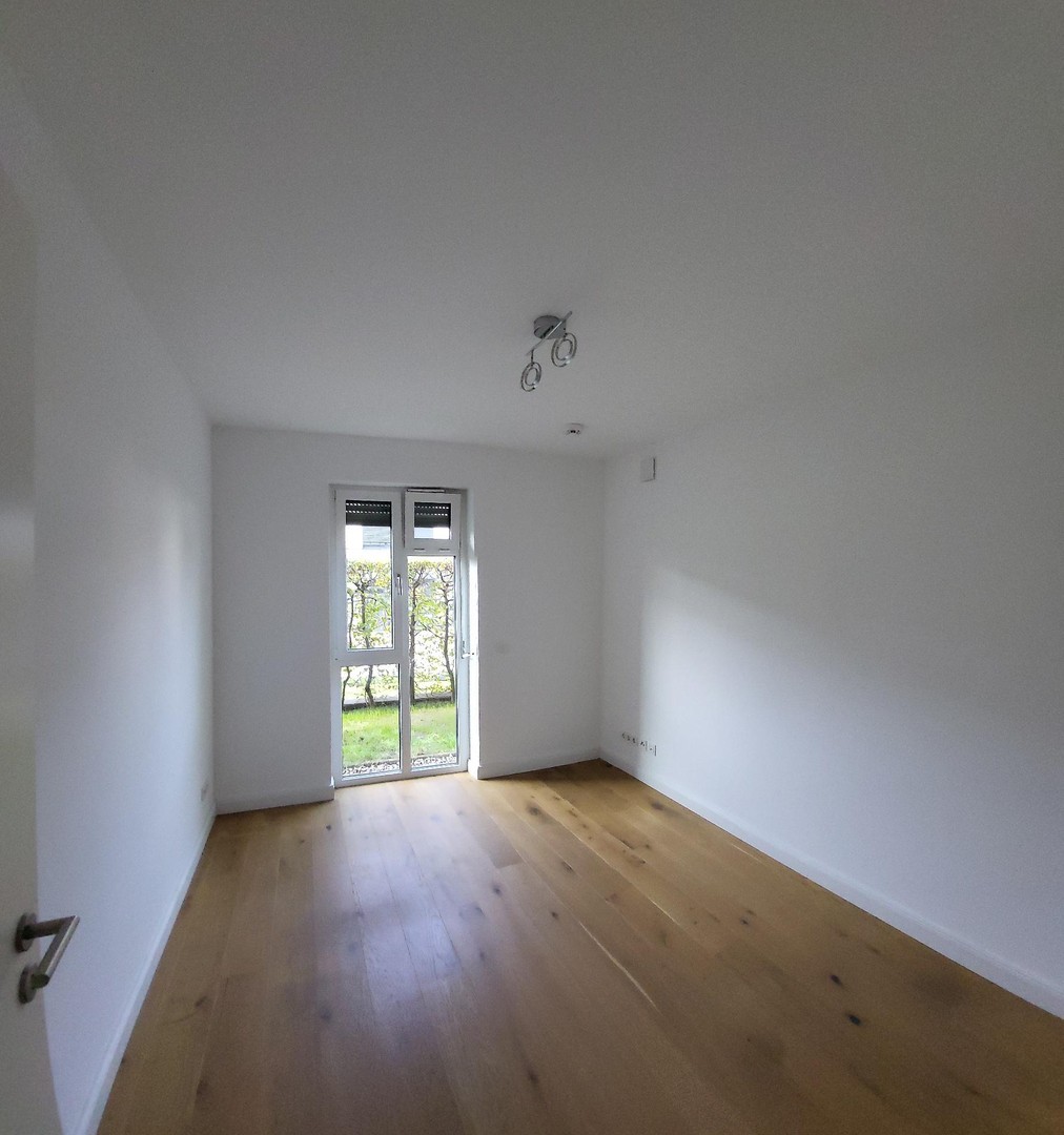 Foto 11 von 12 — MODERNE, NEUWERTIGE, BARRIEREFREIE 3-ZIMMER-WOHNUNG AM SCHLEUSENGRABEN IN BERGEDORF