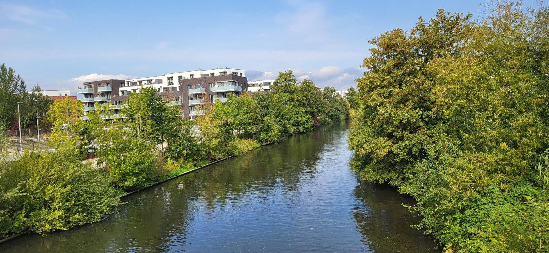 Foto 1 von 12 — MODERNE, NEUWERTIGE, BARRIEREFREIE 3-ZIMMER-WOHNUNG AM SCHLEUSENGRABEN IN BERGEDORF