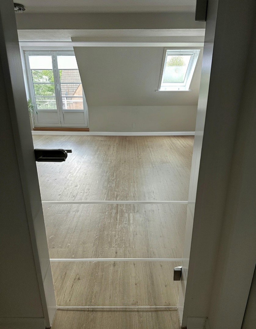 Foto 3 von 12 — Von Privat: Zauberhafte moderne 2 Zi. Maisonette-Wohnung, einzugsbereit in Marienthal