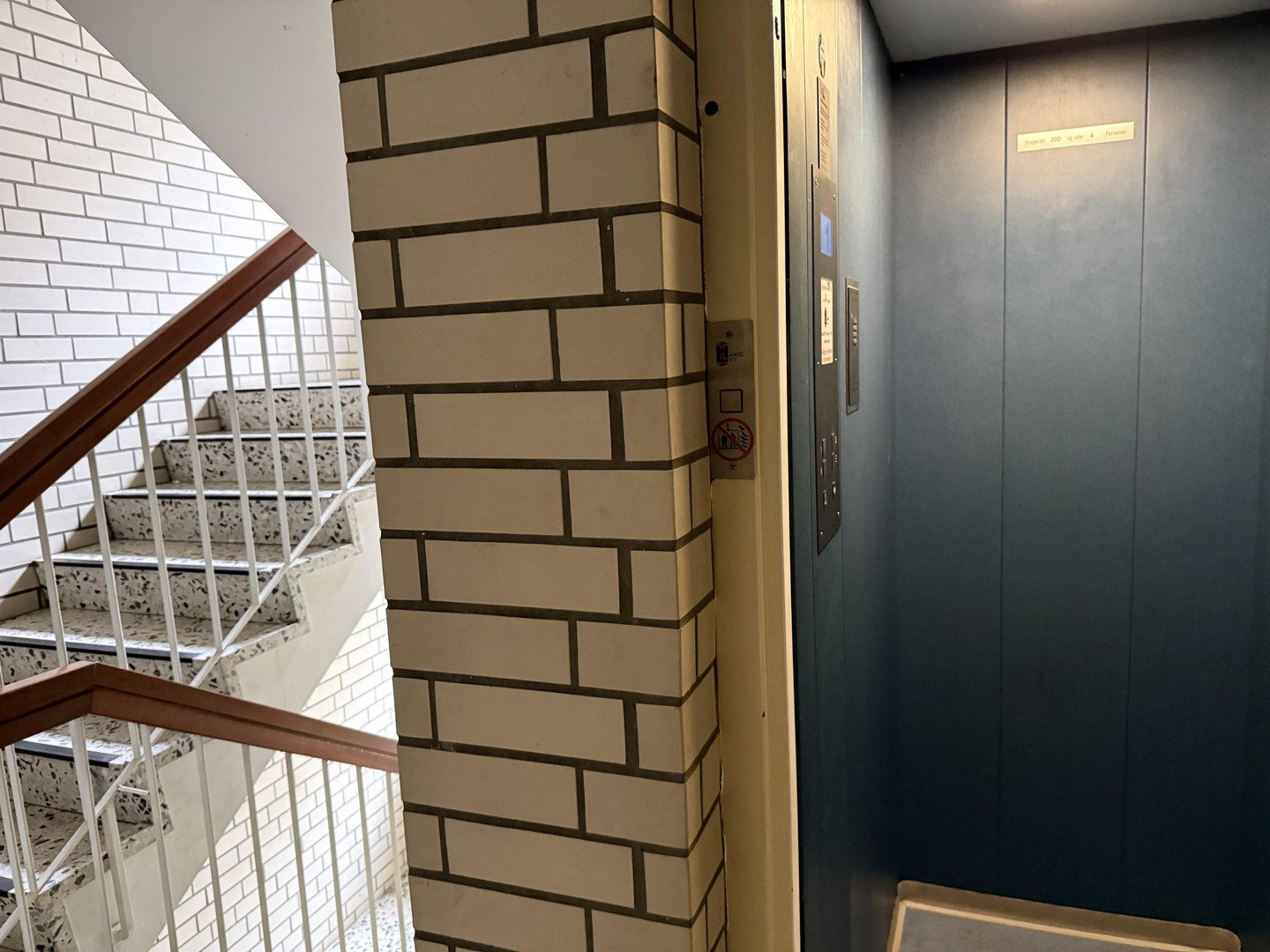 Foto 12 von 12 — Mittelweg in Harvestehude: Beste Lage in Alsternähe mit Gestaltungspotezial - privat