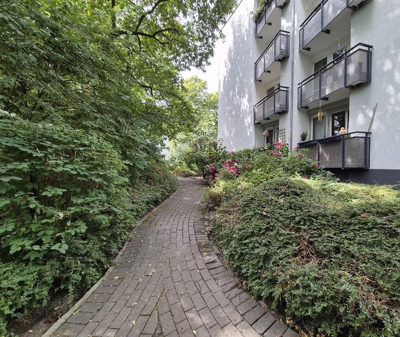 Foto 8 von 12 — Exklusive Lage - wohnen direkt am Wasser!