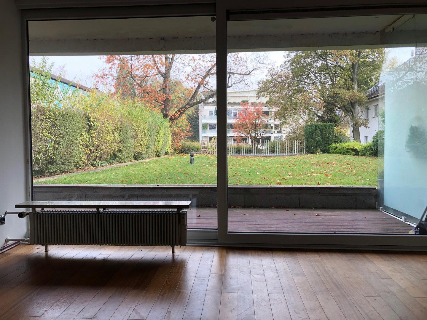 Foto 3 von 7 — Schöne Aussicht - Stilvolle 2-Zimmer-Erdgeschosswohnung in Uhlenhorst