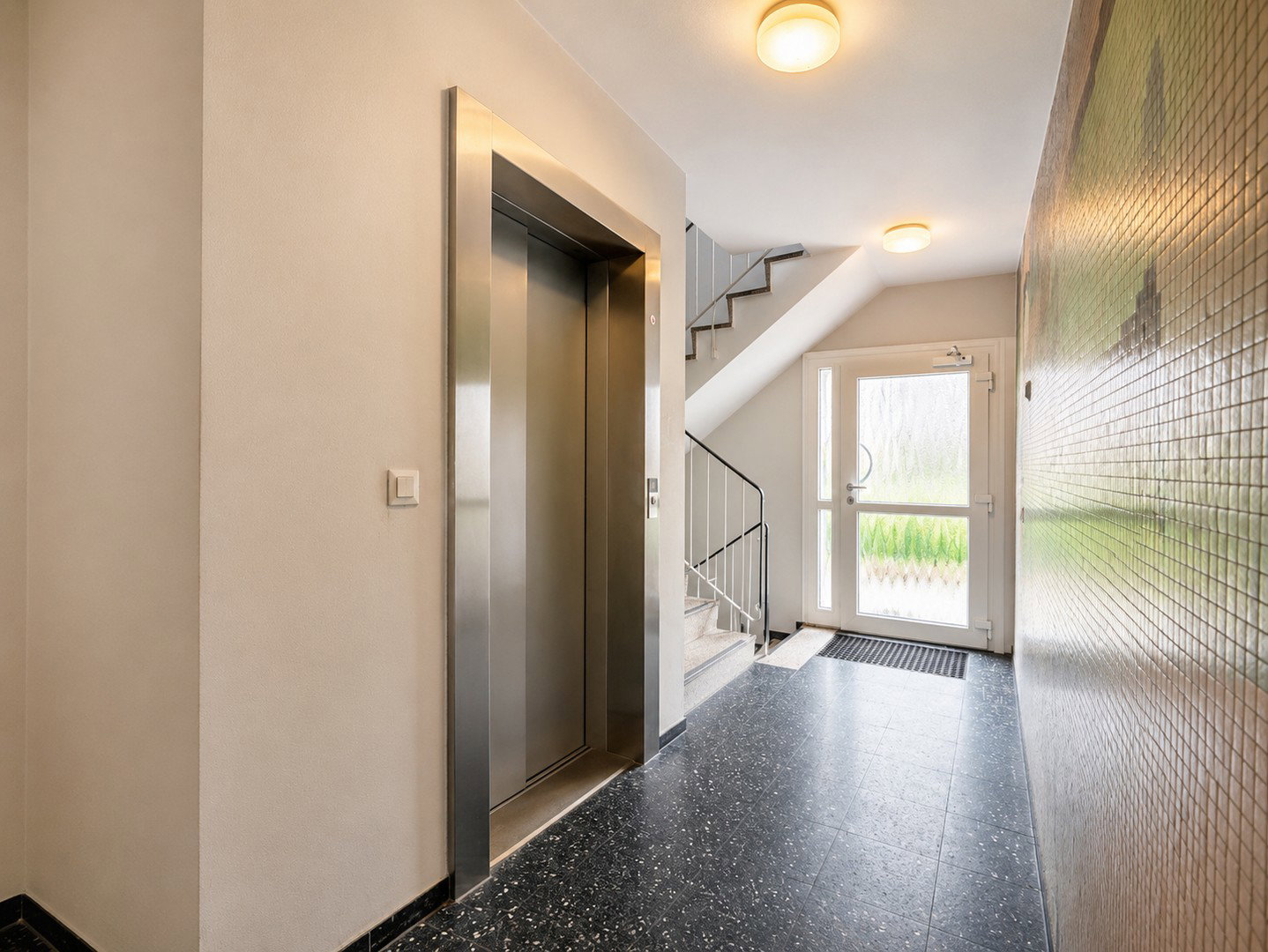 Foto 2 von 12 — *Provisionsfrei* Moderne 2,5-ZimmerWohnung an der Hoheluft