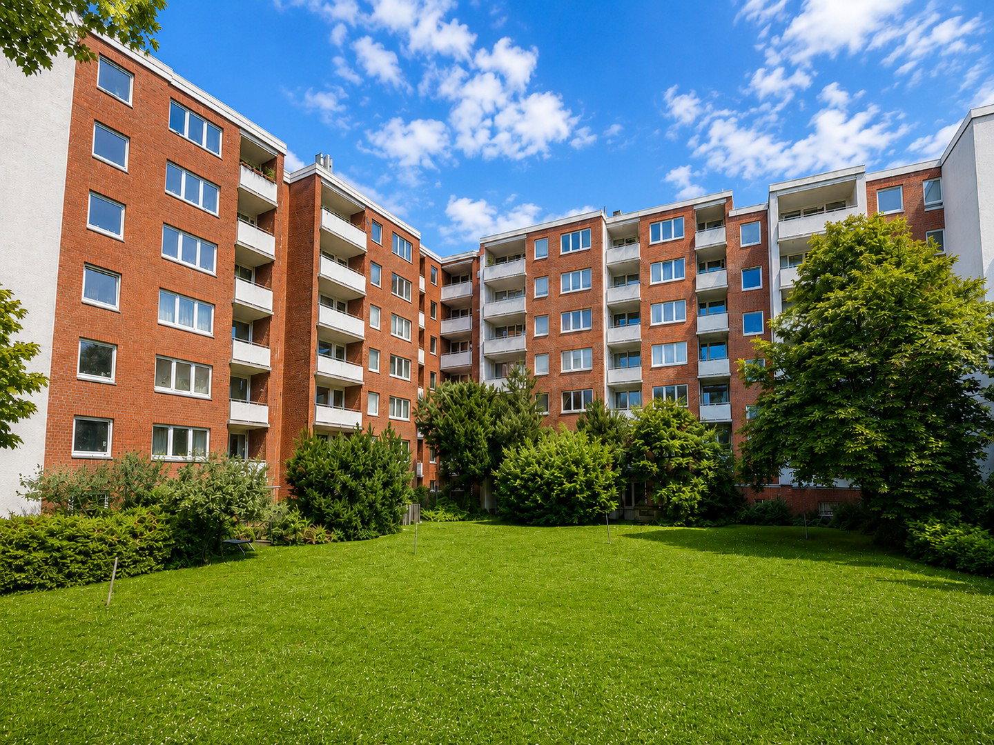 Foto 1 von 12 — *Provisionsfrei* Moderne 2,5-ZimmerWohnung an der Hoheluft