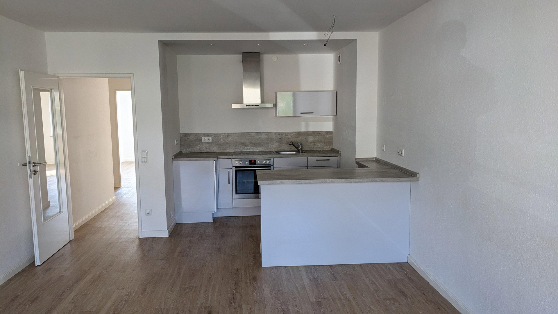 Foto 1 von 10 — Gemütliche 2,5 Zimmer-Wohnung mit Balkon und Gartennutzung