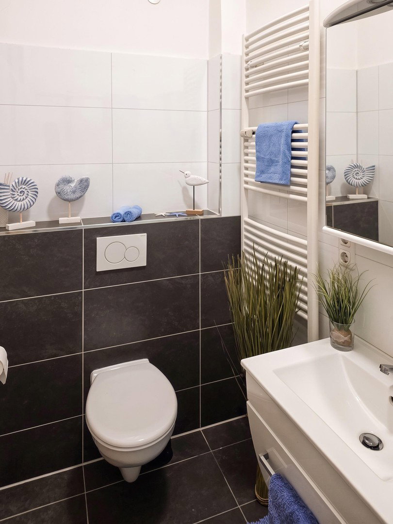 Foto 11 von 12 — Wohnen an den Wallanlagen: Renovierte 2‐Zimmer‐Wohnung mit Blick ins Grüne in der Bremer Altstadt