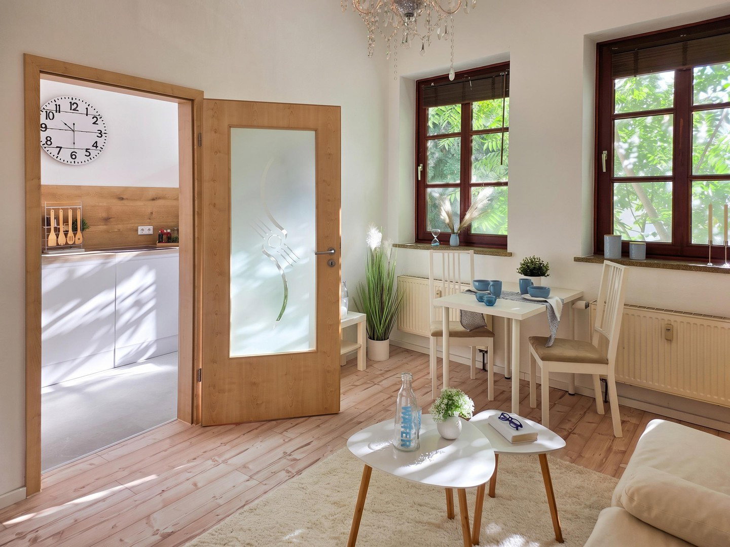 Foto 2 von 12 — Wohnen an den Wallanlagen: Renovierte 2‐Zimmer‐Wohnung mit Blick ins Grüne in der Bremer Altstadt