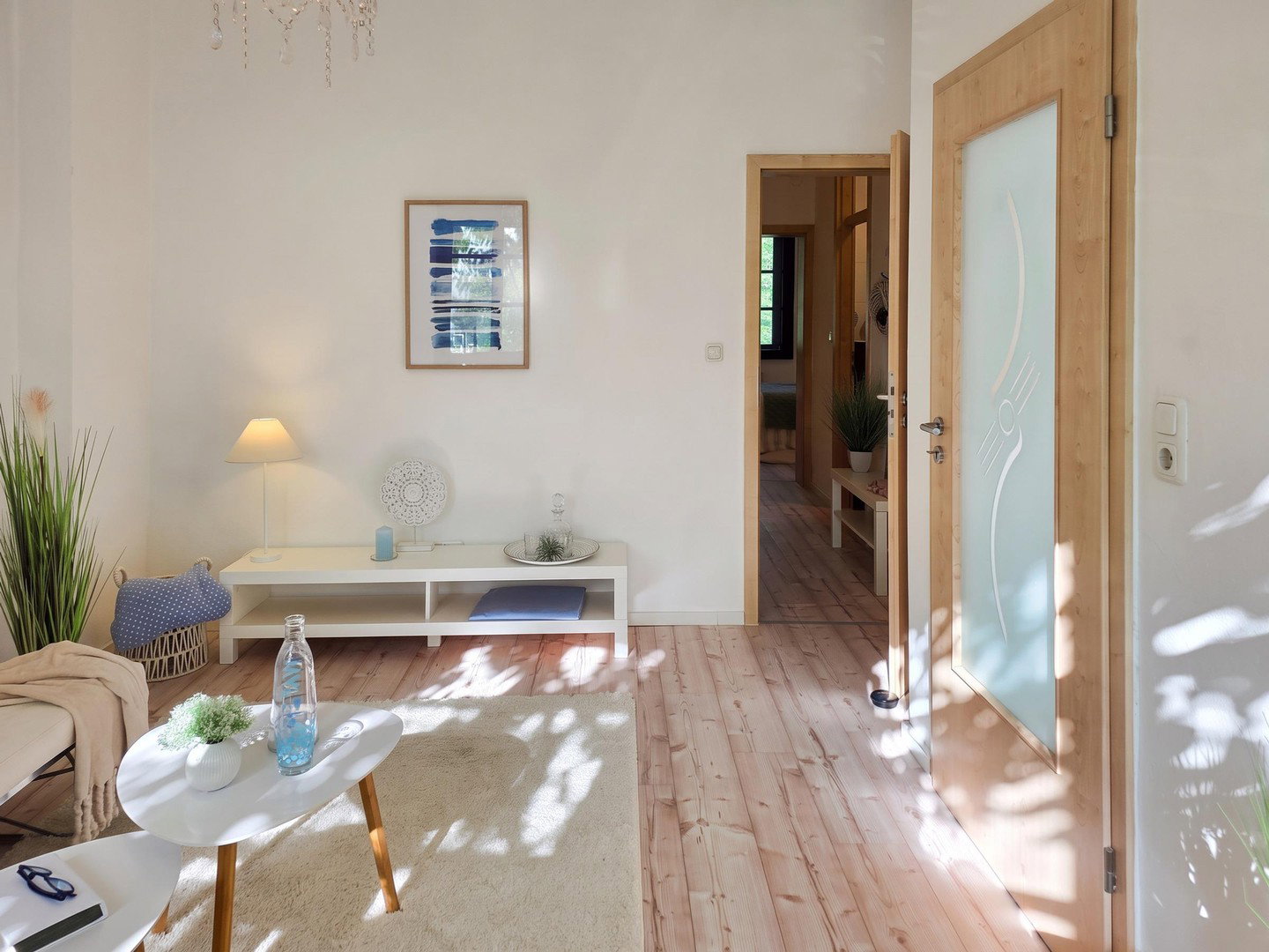 Foto 3 von 12 — Wohnen an den Wallanlagen: Renovierte 2‐Zimmer‐Wohnung mit Blick ins Grüne in der Bremer Altstadt