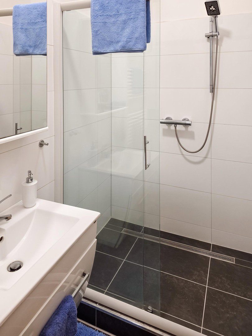 Foto 12 von 12 — Wohnen an den Wallanlagen: Renovierte 2‐Zimmer‐Wohnung mit Blick ins Grüne in der Bremer Altstadt