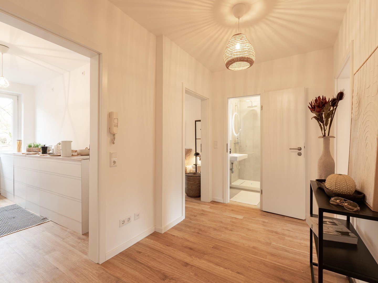 Foto 7 von 12 — Provisionsfrei – frisch kernsanierte 3-Zimmer-Wohnung mit Balkon und Tiefgarage in Winterhude