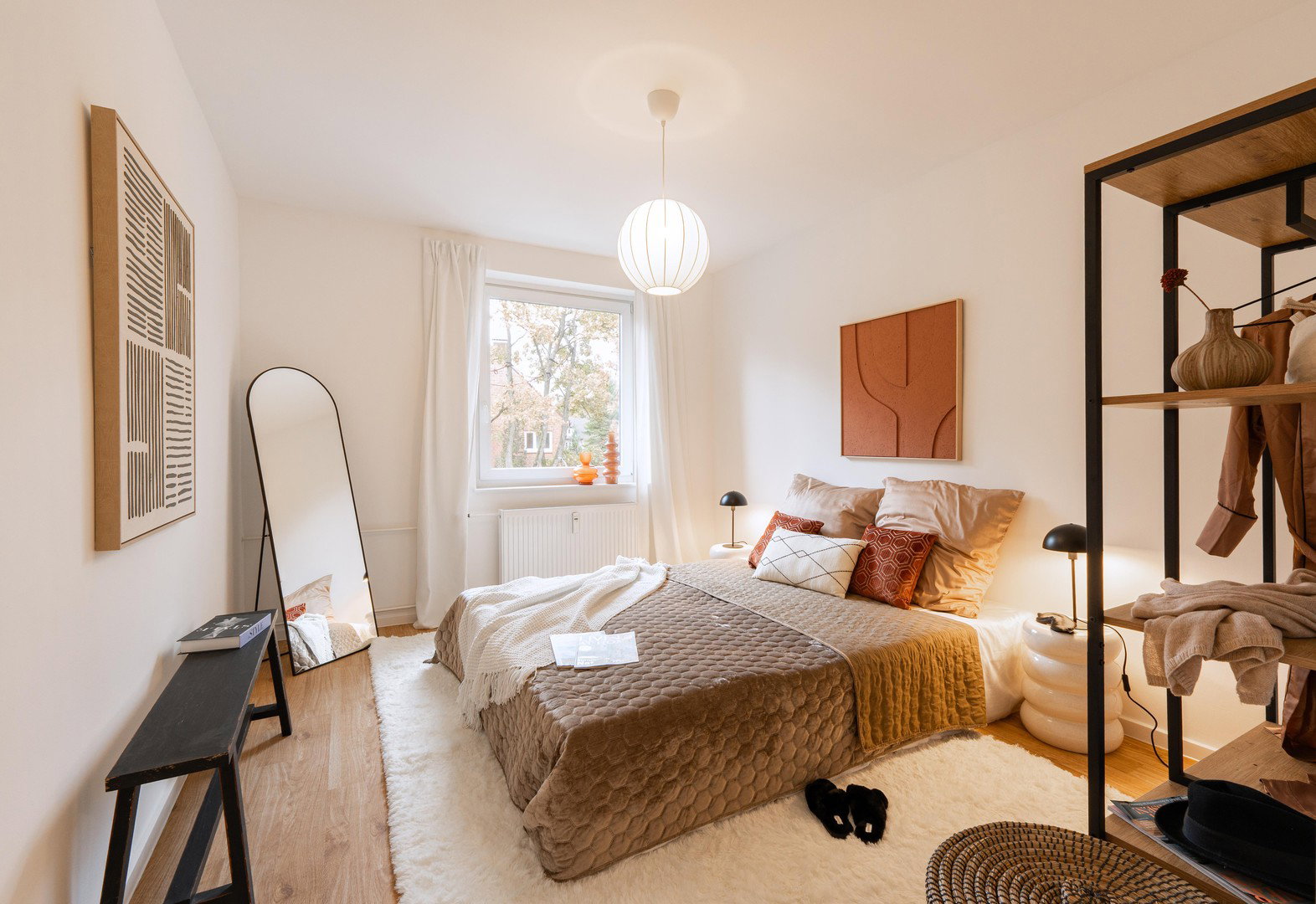 Foto 5 von 12 — Provisionsfrei – frisch kernsanierte 3-Zimmer-Wohnung mit Balkon und Tiefgarage in Winterhude