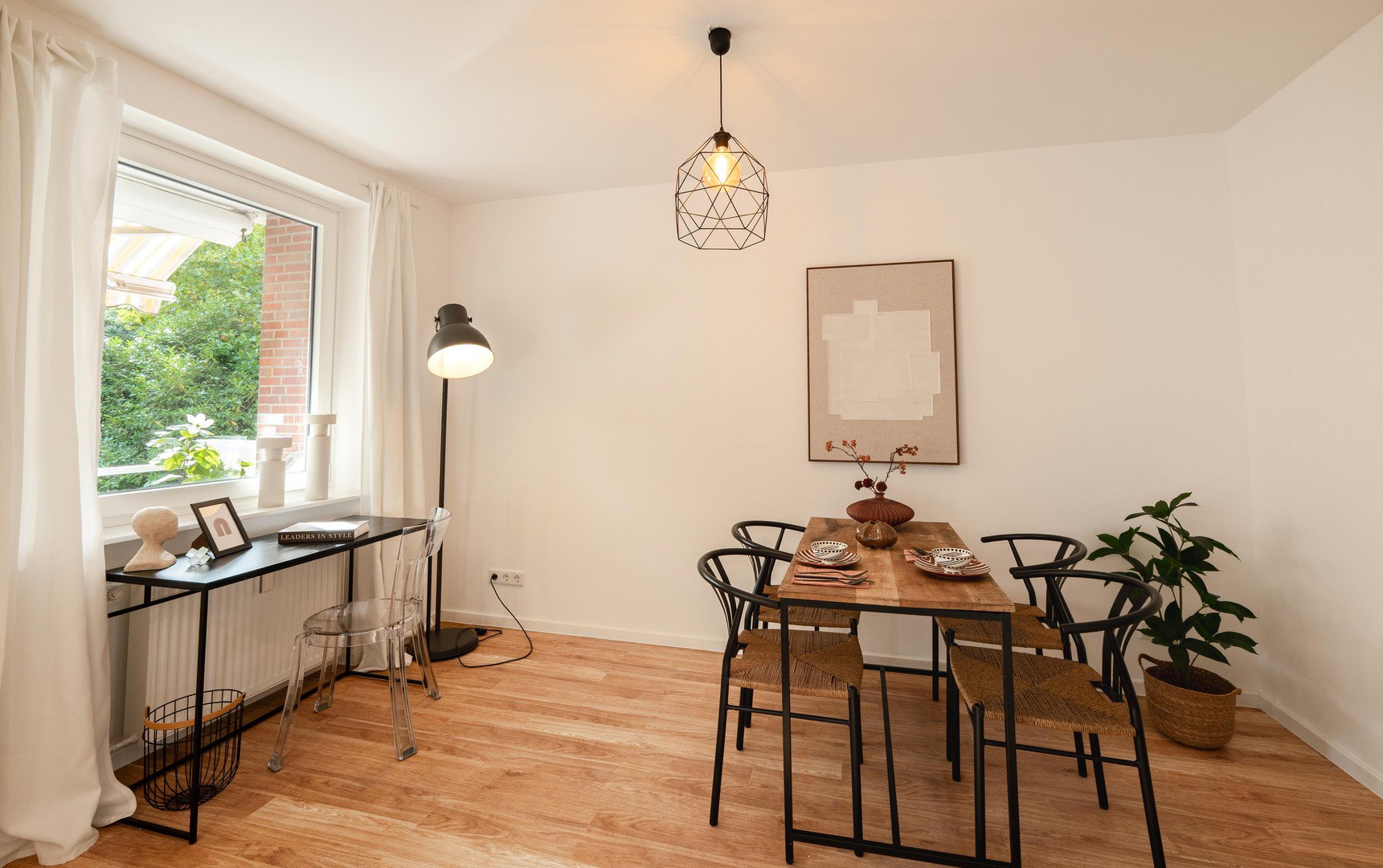 Foto 4 von 12 — Provisionsfrei – frisch kernsanierte 3-Zimmer-Wohnung mit Balkon und Tiefgarage in Winterhude