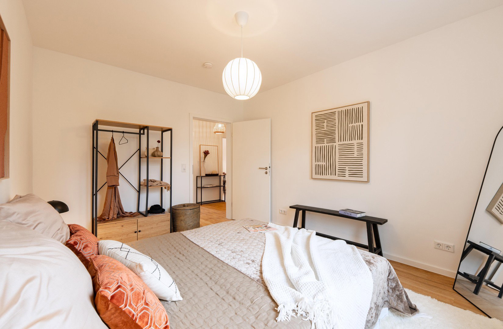 Foto 6 von 12 — Provisionsfrei – frisch kernsanierte 3-Zimmer-Wohnung mit Balkon und Tiefgarage in Winterhude