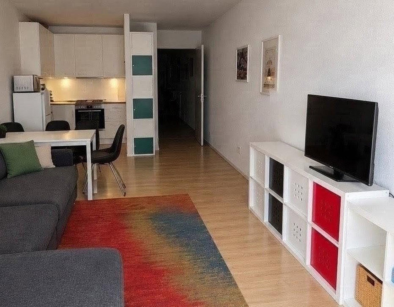 Foto 3 von 12 — Gepflegte 2-Zimmer-Wohnung mit Südwest-Terrasse, separatem Aufgang und Tiefgaragenstellplatz