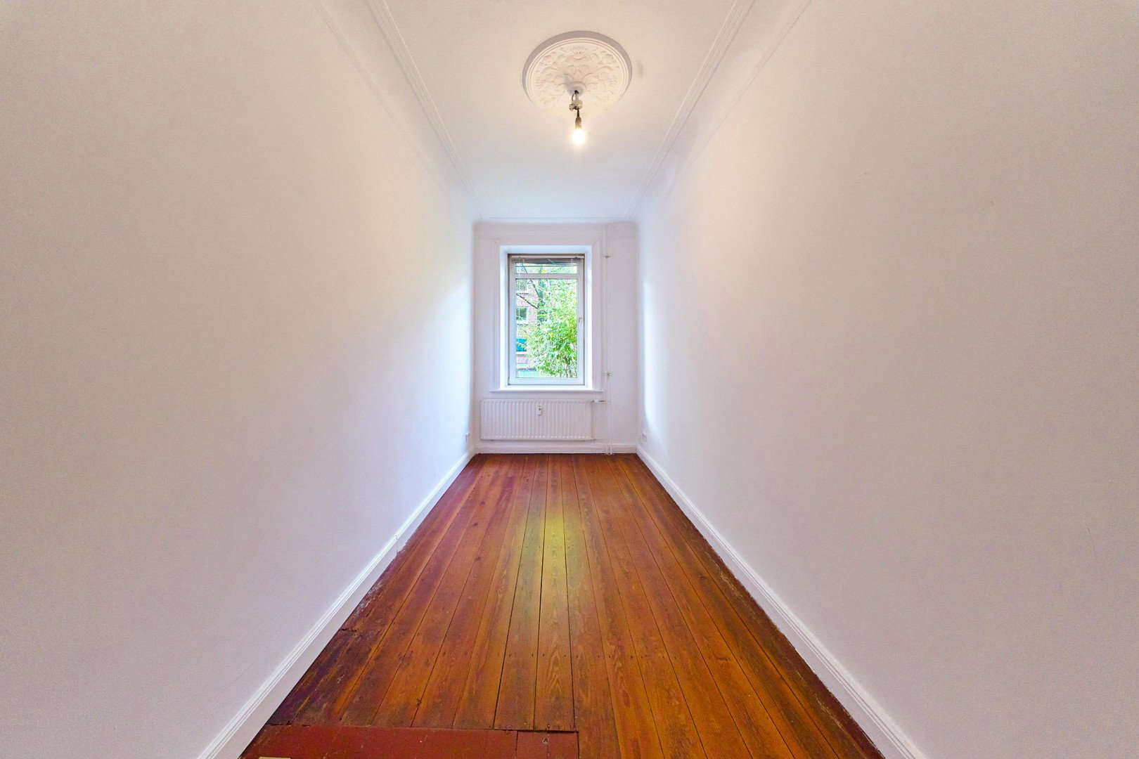 Foto 4 von 12 — Gepflegte Altbauwohnung in Hamburg-Eimsbüttel – frisch renoviert, provisionsfrei