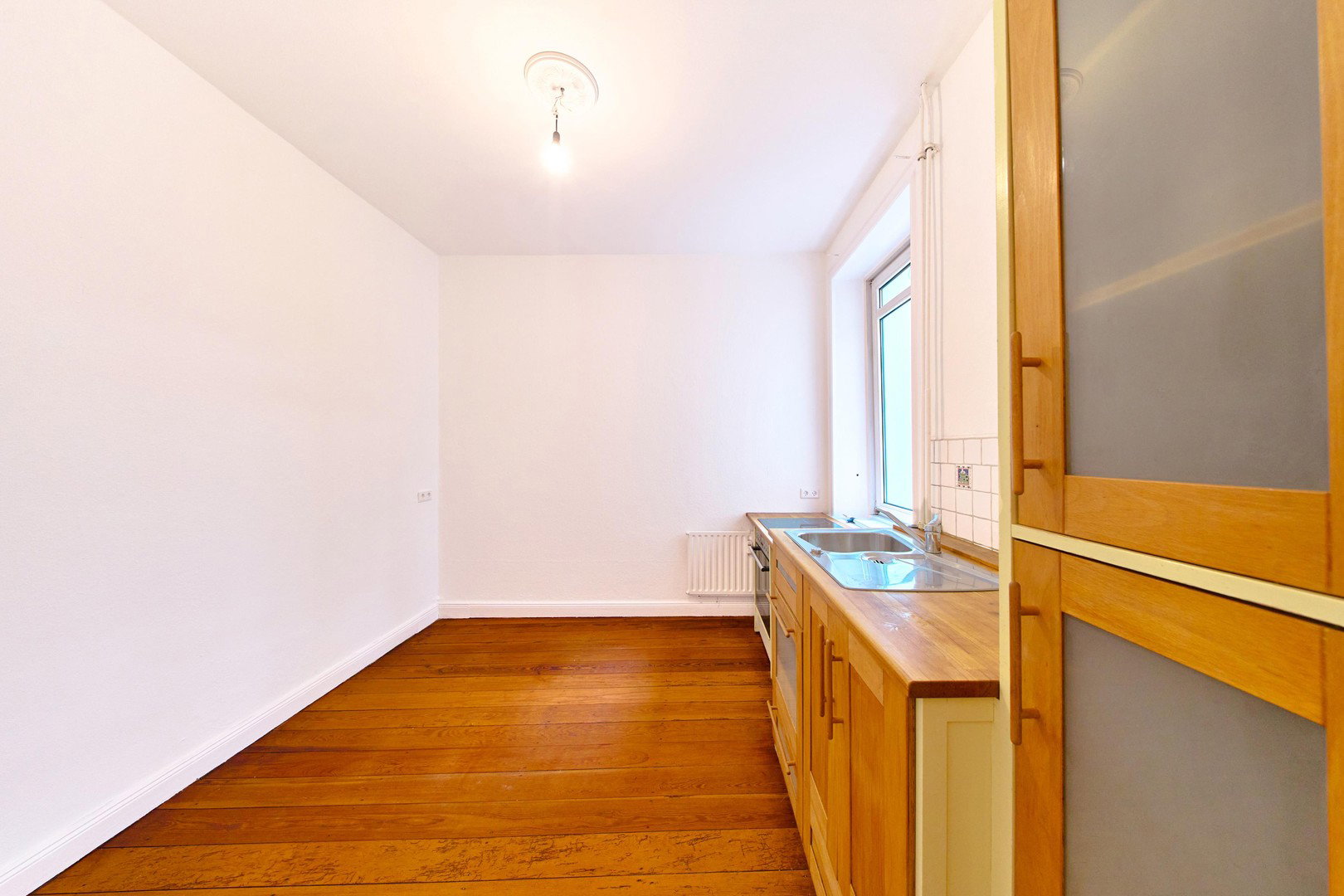 Foto 7 von 12 — Gepflegte Altbauwohnung in Hamburg-Eimsbüttel – frisch renoviert, provisionsfrei