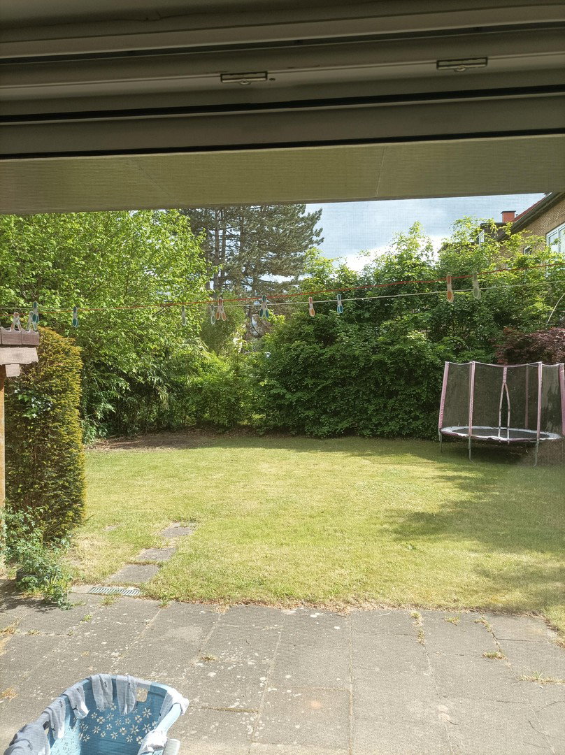 Foto 2 von 6 — „Charmante 3-Zimmer-Terrassenwohnung mit eigenem Garten und Kamin in Hamburg-Sülldorf“