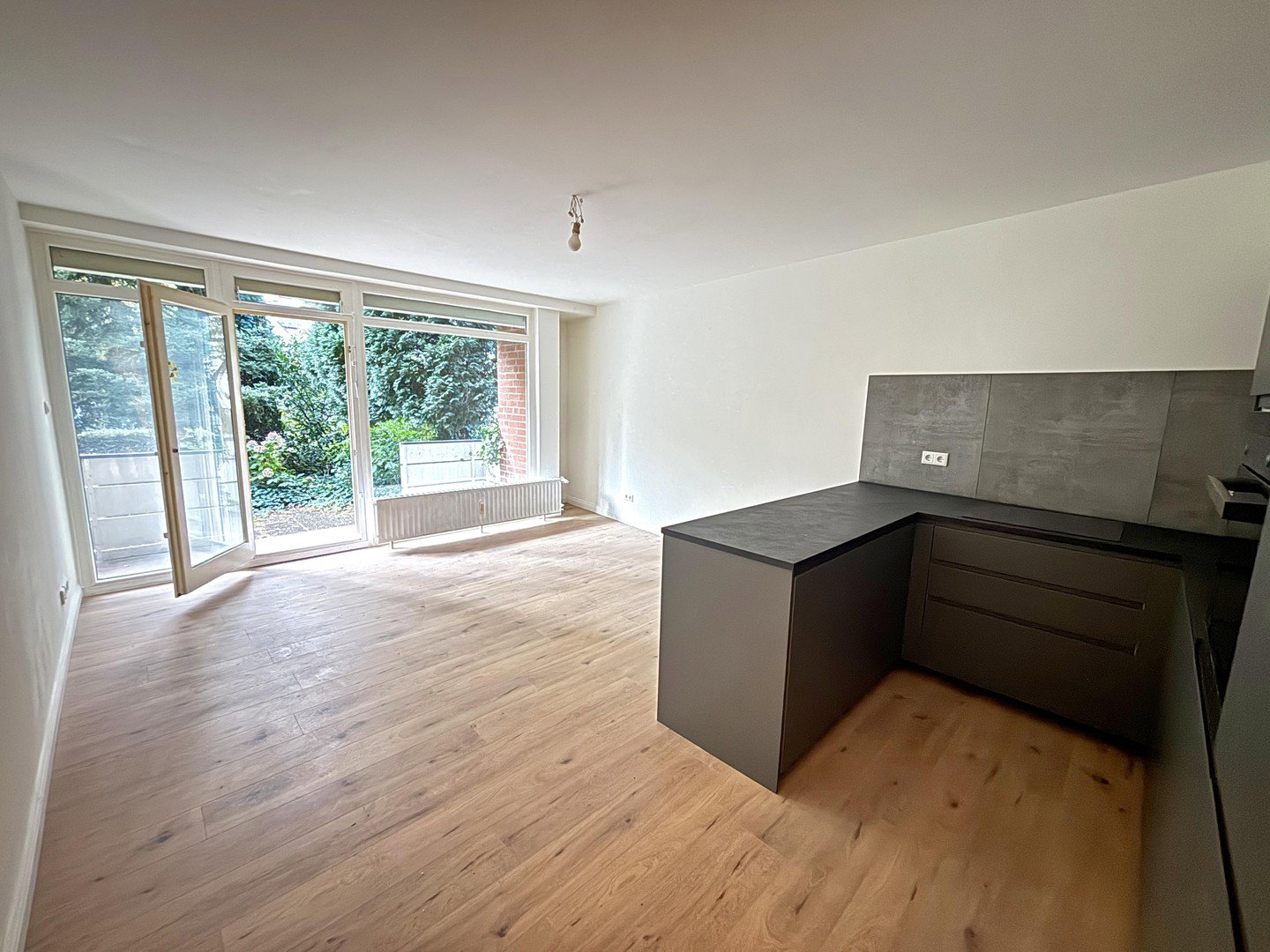 Foto 1 von 12 — Moderne 3,5-Zimmer ETW, Erstbezug nach Sanierung, inkl. TG-Stellplatz, ohne Courtage