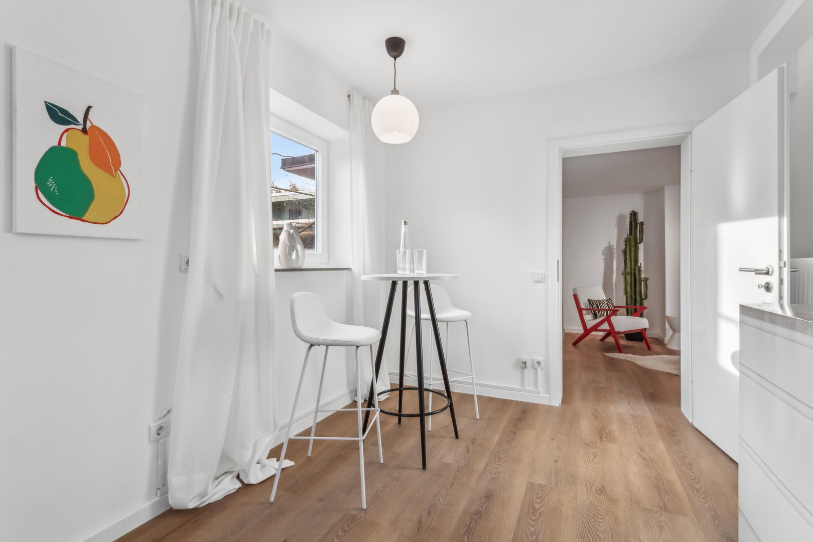 Foto 3 von 5 — Renovierte Wohnung mit Südbalkon direkt am Hamburger Stadtpark