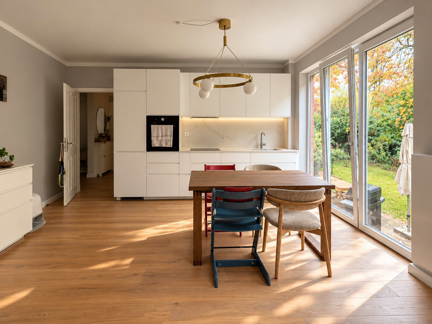 Foto 1 von 12 — Familienwohnung mit 170 m² Garten in Altona