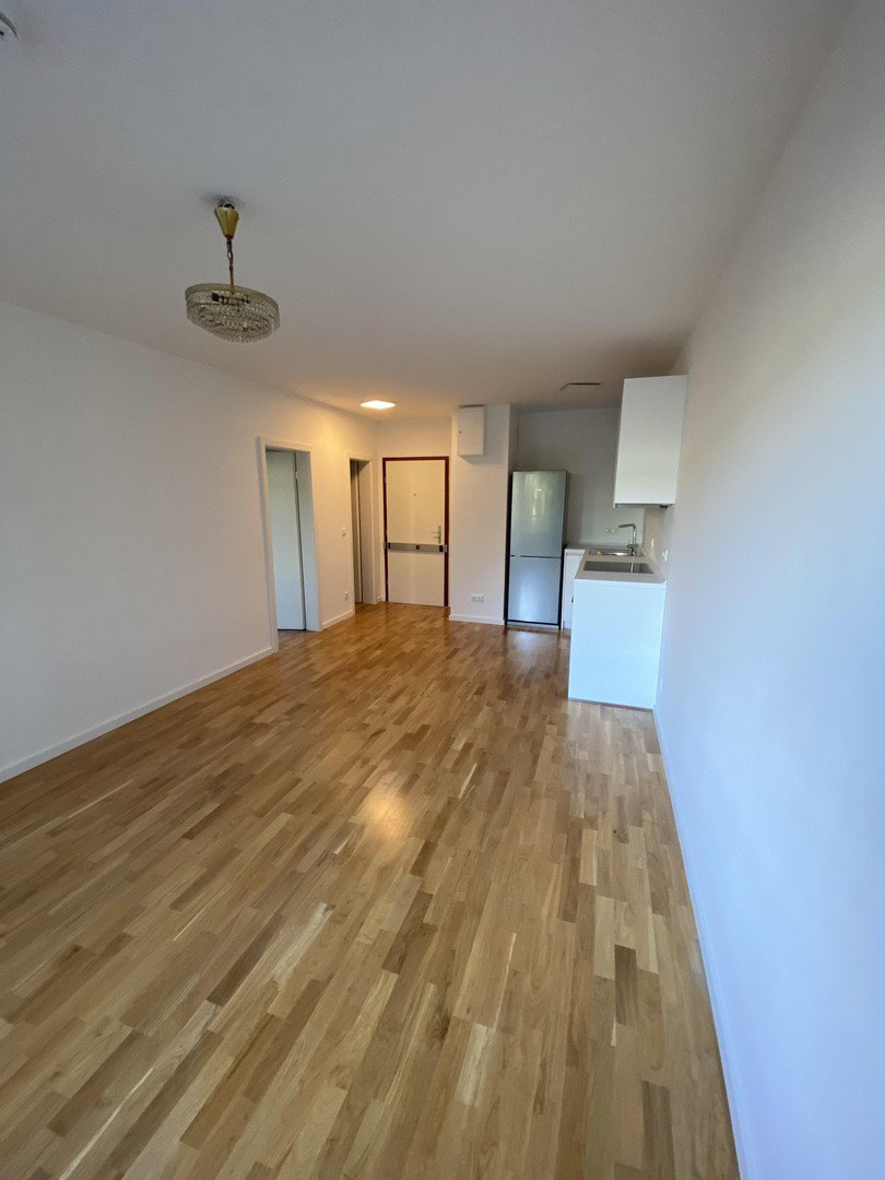 Foto 2 von 11 — 2 Zimmer, Uni um die Ecke, Top saniert!